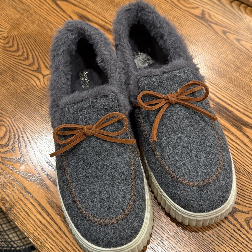 Skechers Cozy OJAI Slippers Moccasins Women’s 10 Gray Comfy Slip On Faux Fur - Picture 1 of 6